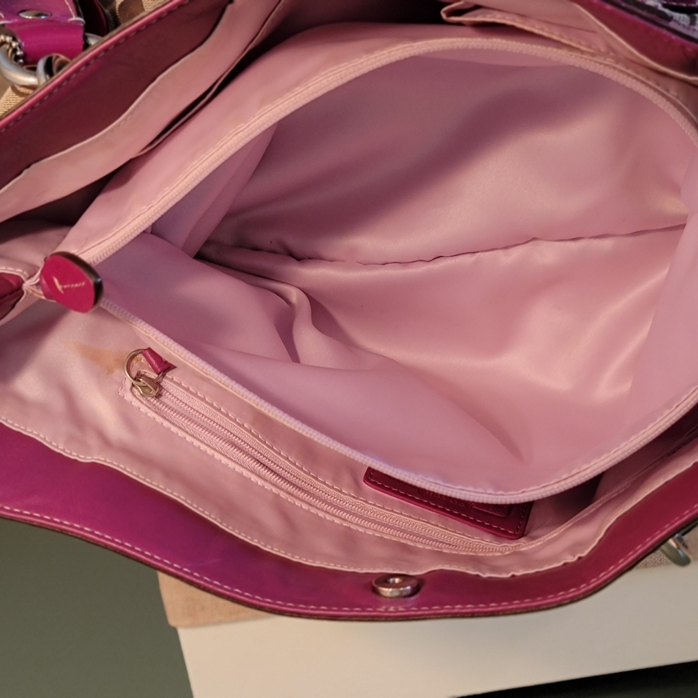 COACH Handbag Signature Canvas with Fuchsia Patent Leather Trim - Large - Picture 11 of 16